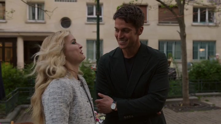 Emily_in_Paris_S02E03_WEBRip_x264-ION10_2091.jpg