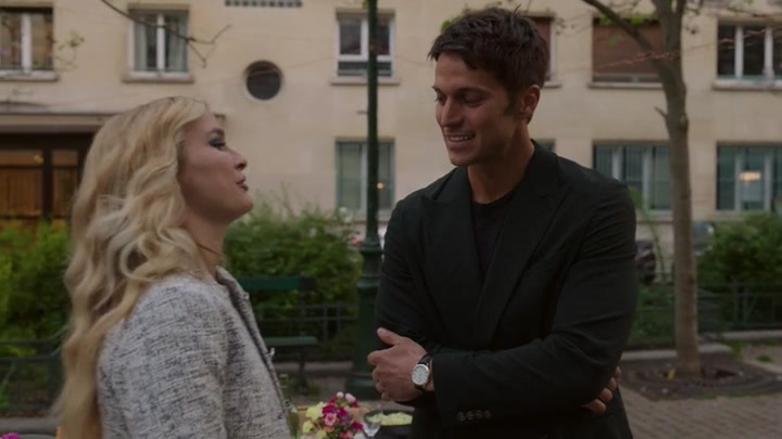 Emily_in_Paris_S02E03_WEBRip_x264-ION10_2092.jpg