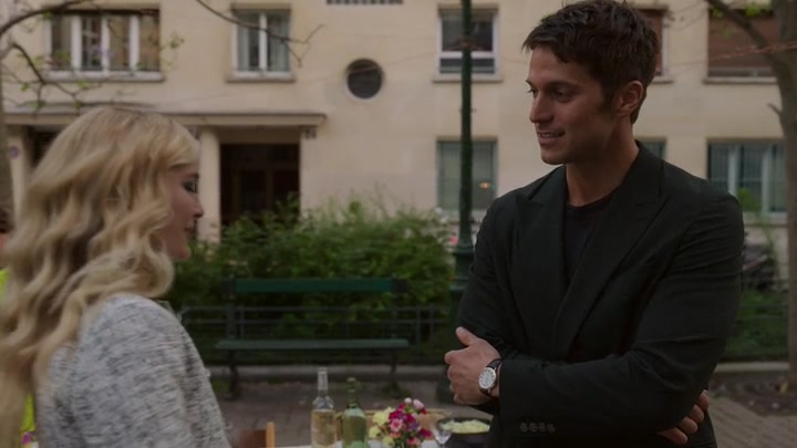 Emily_in_Paris_S02E03_WEBRip_x264-ION10_2094.jpg