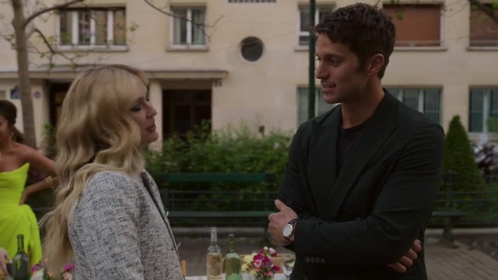 Emily_in_Paris_S02E03_WEBRip_x264-ION10_2095.jpg