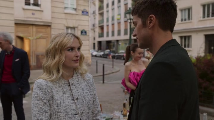 Emily_in_Paris_S02E03_WEBRip_x264-ION10_2122.jpg