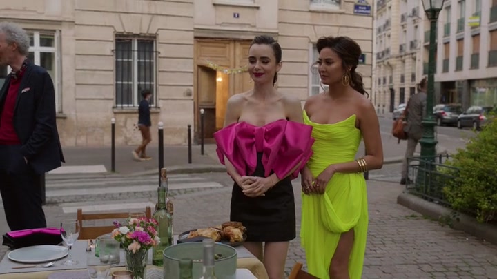 Emily_in_Paris_S02E03_WEBRip_x264-ION10_2140.jpg