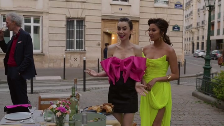 Emily_in_Paris_S02E03_WEBRip_x264-ION10_2142.jpg