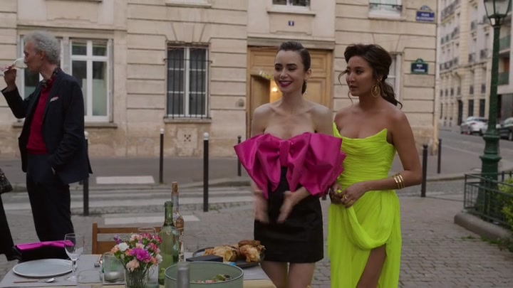 Emily_in_Paris_S02E03_WEBRip_x264-ION10_2143.jpg