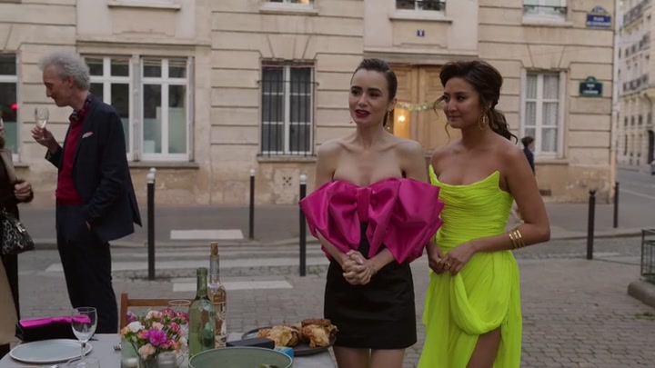 Emily_in_Paris_S02E03_WEBRip_x264-ION10_2146.jpg