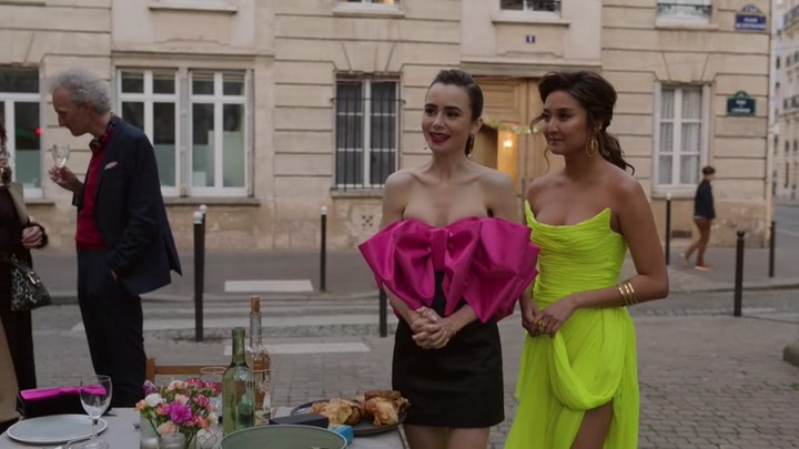 Emily_in_Paris_S02E03_WEBRip_x264-ION10_2147.jpg