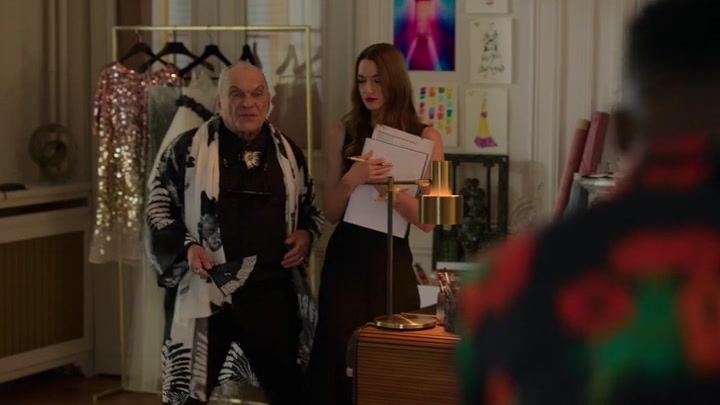 Emily_in_Paris_S02E03_WEBRip_x264-ION10_2173.jpg