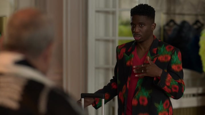 Emily_in_Paris_S02E03_WEBRip_x264-ION10_2193.jpg
