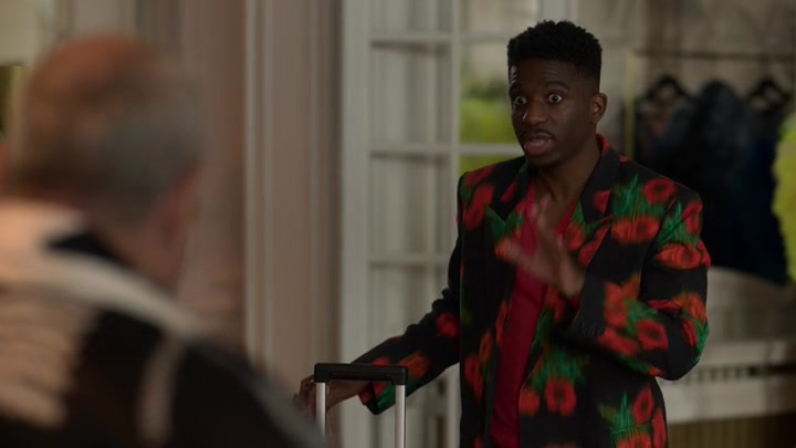 Emily_in_Paris_S02E03_WEBRip_x264-ION10_2194.jpg