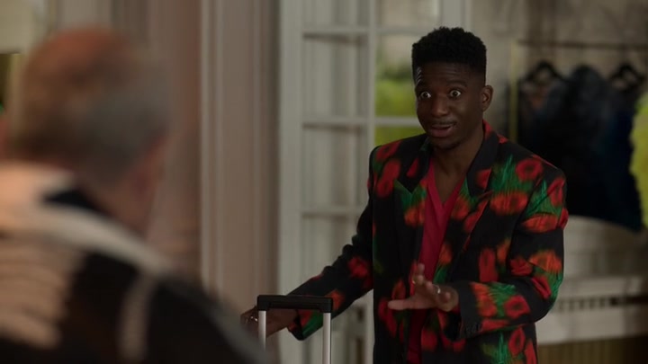 Emily_in_Paris_S02E03_WEBRip_x264-ION10_2195.jpg
