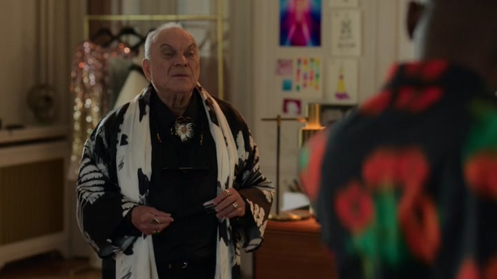 Emily_in_Paris_S02E03_WEBRip_x264-ION10_2199.jpg