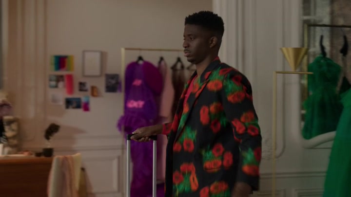 Emily_in_Paris_S02E03_WEBRip_x264-ION10_2252.jpg