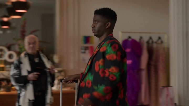 Emily_in_Paris_S02E03_WEBRip_x264-ION10_2253.jpg