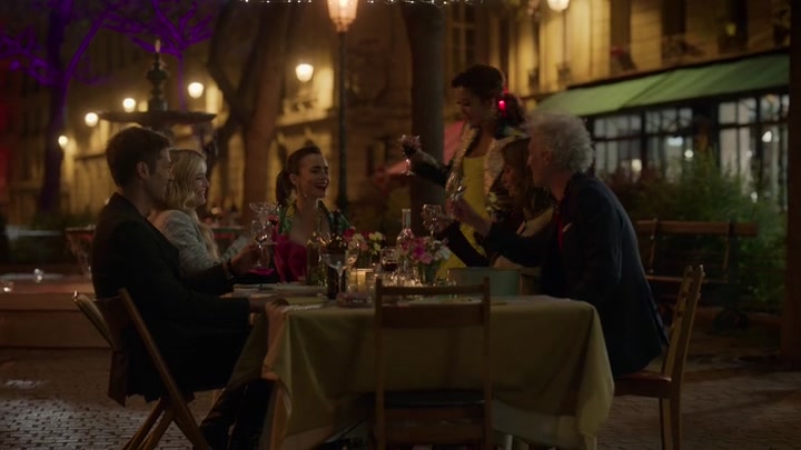 Emily_in_Paris_S02E03_WEBRip_x264-ION10_2295.jpg