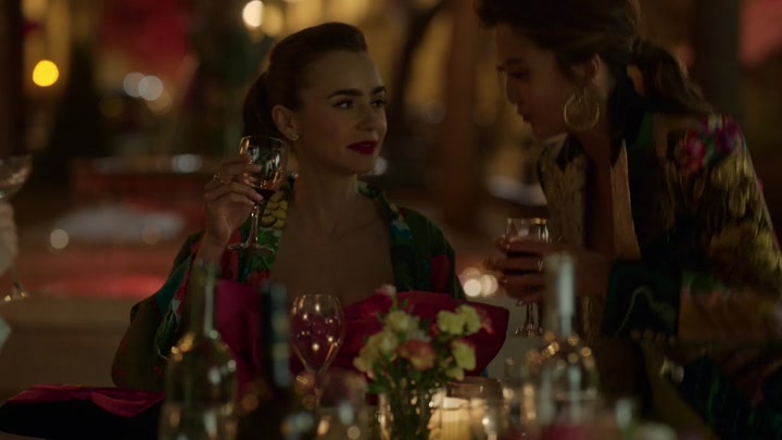 Emily_in_Paris_S02E03_WEBRip_x264-ION10_2298.jpg