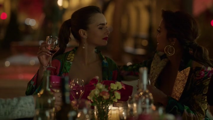 Emily_in_Paris_S02E03_WEBRip_x264-ION10_2300.jpg