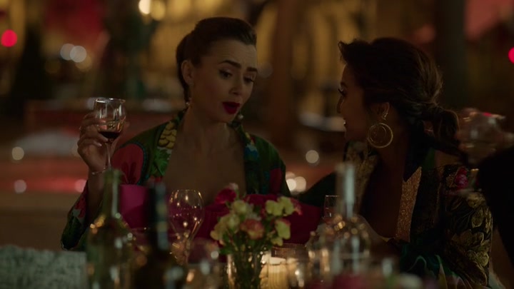 Emily_in_Paris_S02E03_WEBRip_x264-ION10_2302.jpg