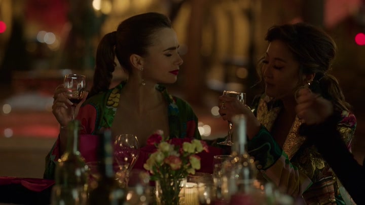 Emily_in_Paris_S02E03_WEBRip_x264-ION10_2307.jpg