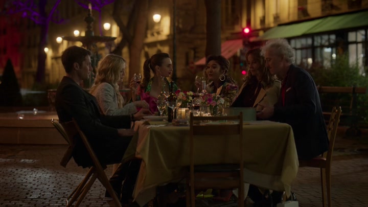 Emily_in_Paris_S02E03_WEBRip_x264-ION10_2310.jpg