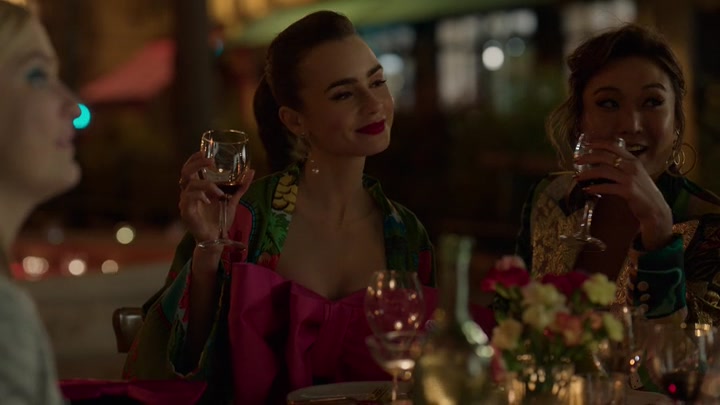 Emily_in_Paris_S02E03_WEBRip_x264-ION10_2317.jpg