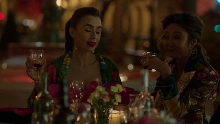 Emily_in_Paris_S02E03_WEBRip_x264-ION10_2327.jpg