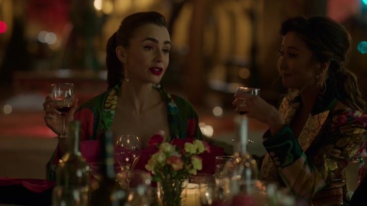 Emily_in_Paris_S02E03_WEBRip_x264-ION10_2328.jpg