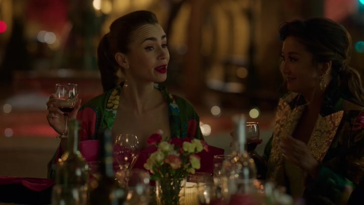 Emily_in_Paris_S02E03_WEBRip_x264-ION10_2330.jpg
