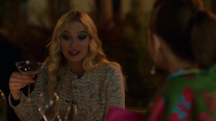 Emily_in_Paris_S02E03_WEBRip_x264-ION10_2342.jpg
