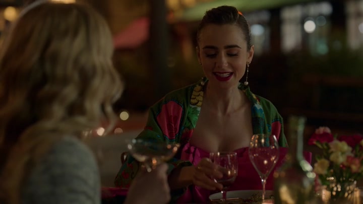 Emily_in_Paris_S02E03_WEBRip_x264-ION10_2349.jpg