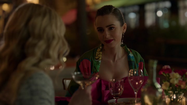 Emily_in_Paris_S02E03_WEBRip_x264-ION10_2358.jpg