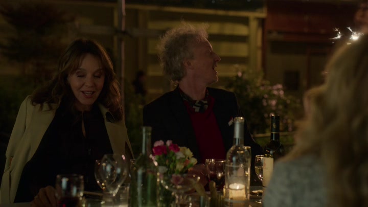 Emily_in_Paris_S02E03_WEBRip_x264-ION10_2374.jpg
