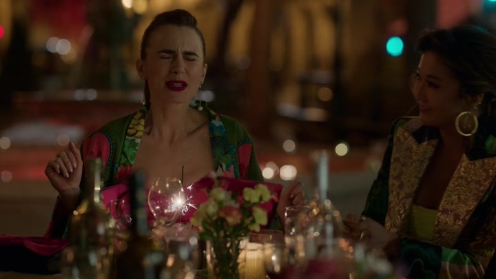 Emily_in_Paris_S02E03_WEBRip_x264-ION10_2418.jpg