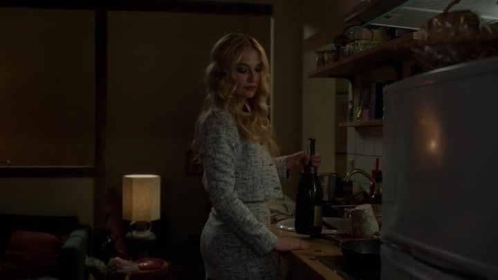 Emily_in_Paris_S02E03_WEBRip_x264-ION10_2434.jpg