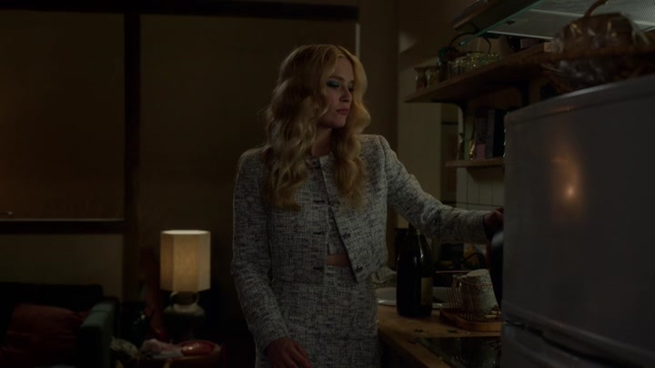 Emily_in_Paris_S02E03_WEBRip_x264-ION10_2449.jpg