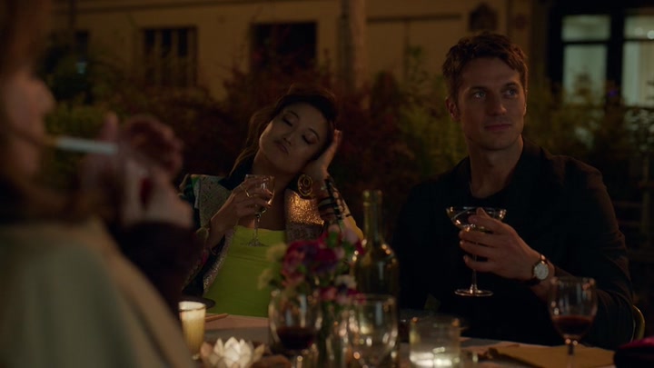 Emily_in_Paris_S02E03_WEBRip_x264-ION10_2569.jpg