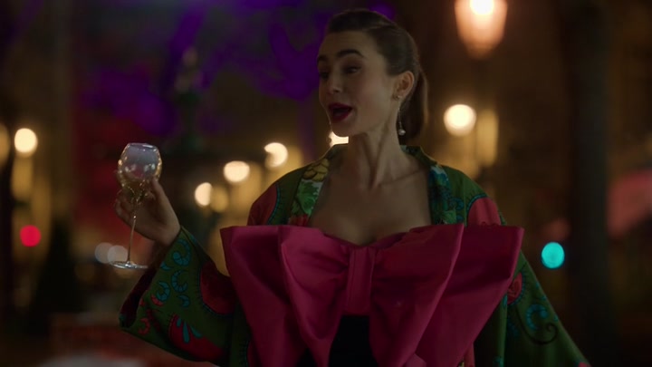 Emily_in_Paris_S02E03_WEBRip_x264-ION10_2590.jpg