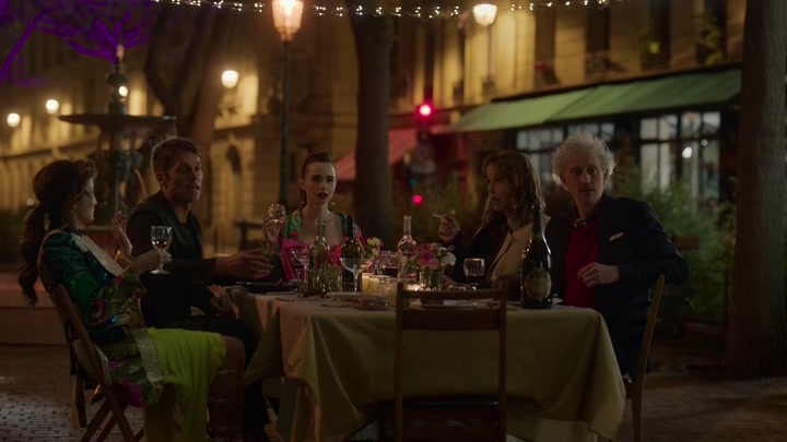 Emily_in_Paris_S02E03_WEBRip_x264-ION10_2646.jpg