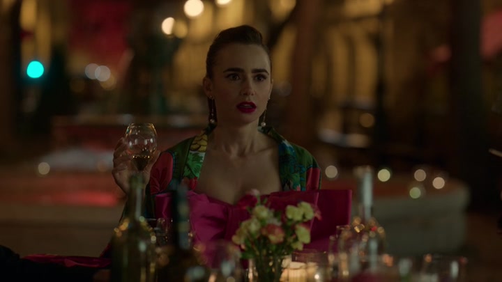 Emily_in_Paris_S02E03_WEBRip_x264-ION10_2651.jpg