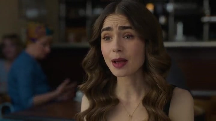 Emily_in_Paris_S02E04_WEBRip_x264-ION10_0035.jpg