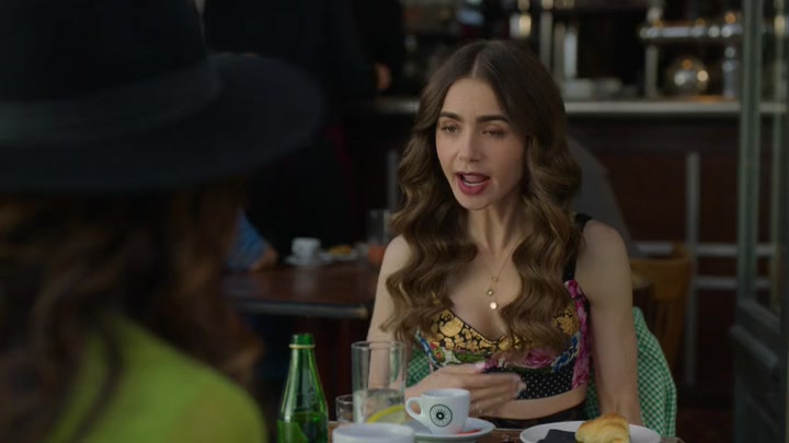 Emily_in_Paris_S02E04_WEBRip_x264-ION10_0060.jpg