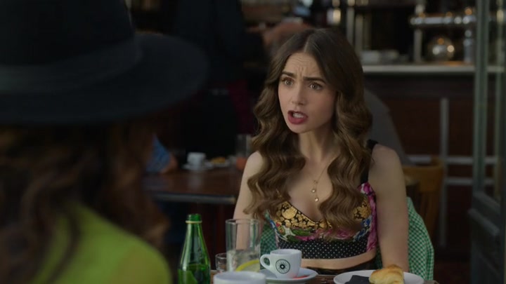 Emily_in_Paris_S02E04_WEBRip_x264-ION10_0061.jpg