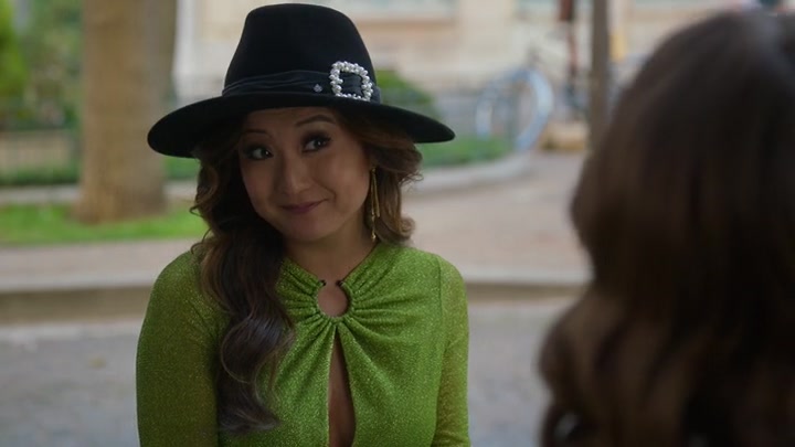 Emily_in_Paris_S02E04_WEBRip_x264-ION10_0082.jpg Emily_in_Paris_S02E04_WEBRip_x264-ION10_0082.jpg