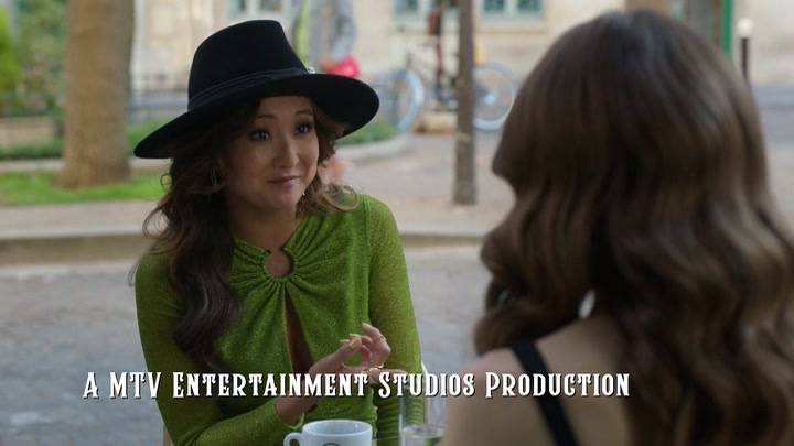 Emily_in_Paris_S02E04_WEBRip_x264-ION10_0099.jpg