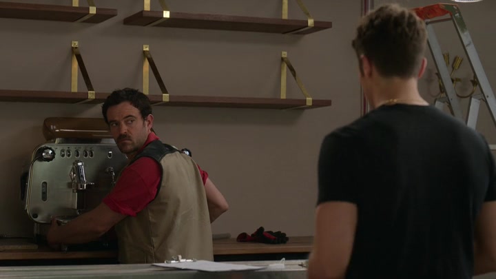 Emily_in_Paris_S02E04_WEBRip_x264-ION10_0130.jpg Emily_in_Paris_S02E04_WEBRip_x264-ION10_0130.jpg