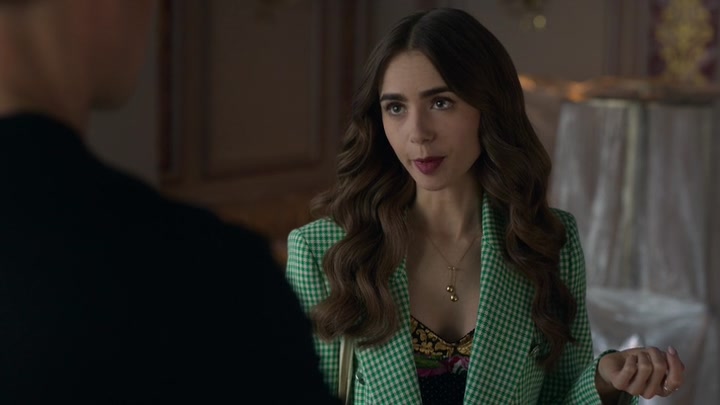 Emily_in_Paris_S02E04_WEBRip_x264-ION10_0177.jpg