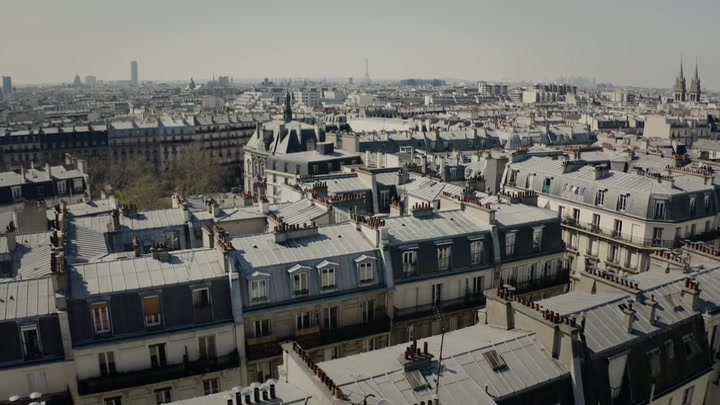 Emily_in_Paris_S02E04_WEBRip_x264-ION10_0193.jpg