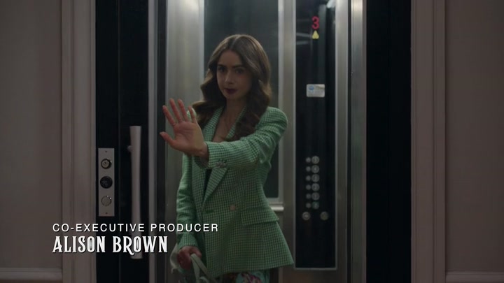 Emily_in_Paris_S02E04_WEBRip_x264-ION10_0201.jpg