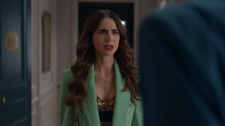 Emily_in_Paris_S02E04_WEBRip_x264-ION10_0218.jpg