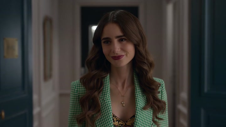 Emily_in_Paris_S02E04_WEBRip_x264-ION10_0235.jpg