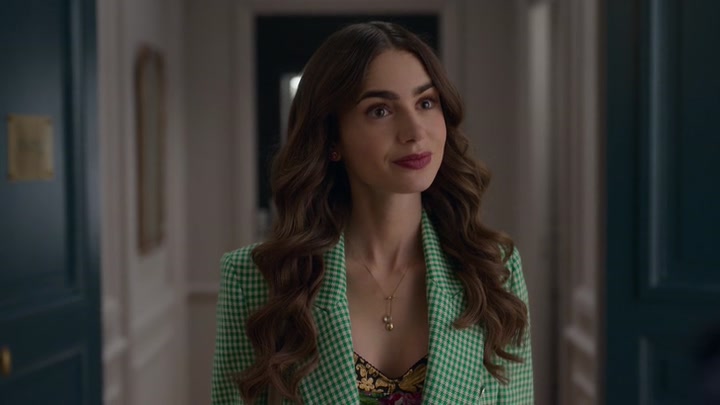 Emily_in_Paris_S02E04_WEBRip_x264-ION10_0237.jpg